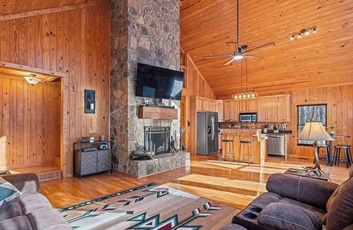 Mentone Cabin | Private Mentone Cabin w/Hot Tub Near Little River