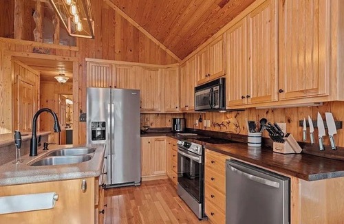 Mentone Cabin | Private Mentone Cabin w/Hot Tub Near Little River