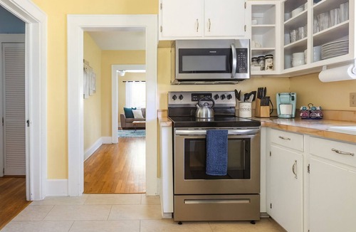 Mars Hill Cottage | Private Mountain Cottage with Hot Tub, Fire Pit, and Fenced Yard Near Asheville