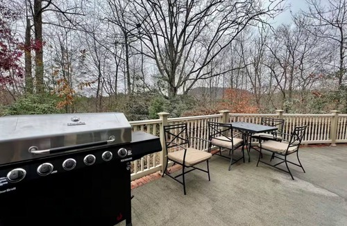 Rosman House | Private Mountain Getaway at Dogwood Hill