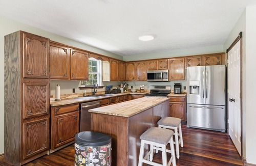 Joelton House | Private Pool Estate, Sleeps 20, Guest House, Creek