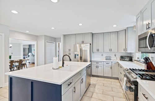 Folly Beach House | Private Pool & Hot Tub! Waterfront home on tidal creek - Thousand Sunny!