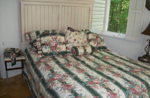 Brevard Resort | Private room ∙ 2 guests