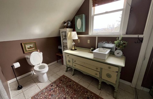 Weaverville Resort | Private room ∙ 2 guests