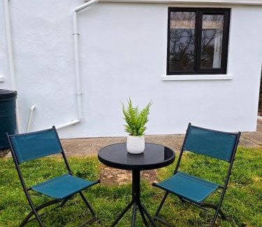 Westleigh Apartment | Private Self-Contained Accommodation