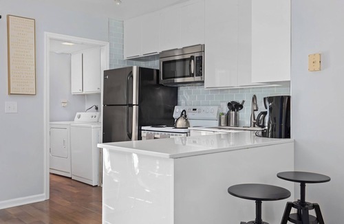 Carrboro House | Private UNC Townhome w/Parking, 2 Bedrooms, Sleeps 6, w/Beautiful Garden!