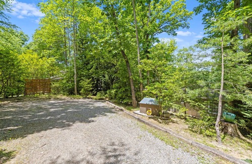 Mayhew House | Private Waterfront 2BR In Lake Norman/PETS WELCOME