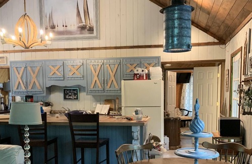 Robbinsville House | Professionally Decorated Mountain Cottage with seasonal views of Lake Santeetlah