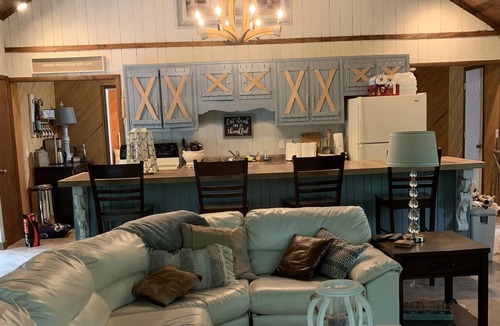 Robbinsville House | Professionally Decorated Mountain Cottage with seasonal views of Lake Santeetlah