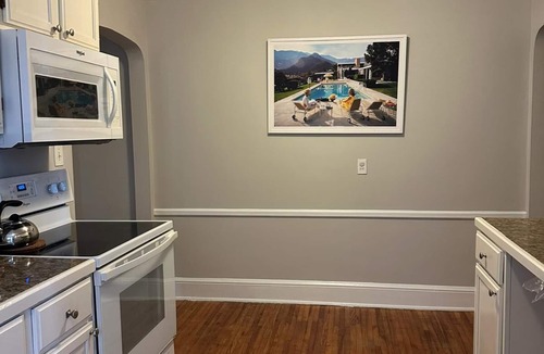 Charlotte Apartment | PROMO 15% WEEKLY/20% MONTHLY DISCOUNTnSleeps up to 6 adults, 5 mins to spectrum
