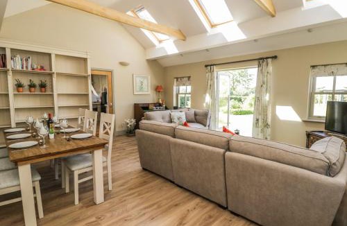 Scawton House | Providence Cottage