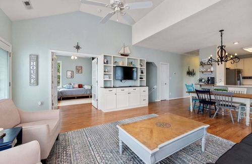 Colington House | Pura Vida: Water Views | Private Backyard