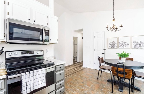 Holly Springs Cottage | Quaint Cottage of Holly Springs