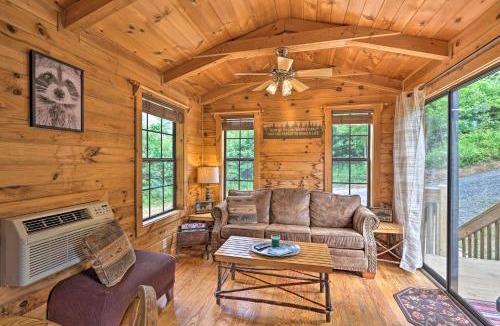 Warrensville House | Quaint Log Cabin with Views Near West Jefferson