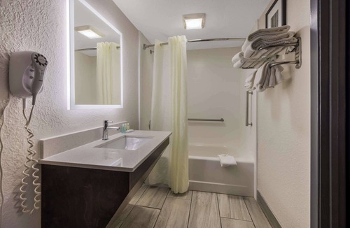Skyland Hotel | Quality Inn Asheville Airport
