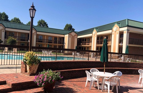 Morganton Hotel | Quality Inn Morganton