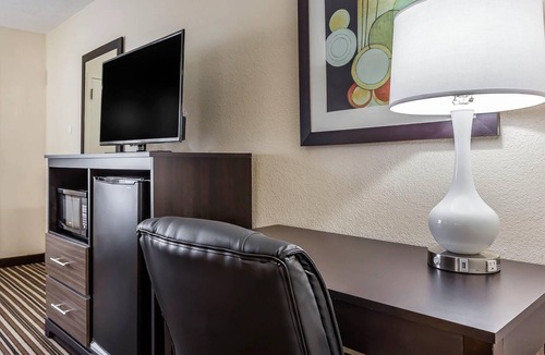 Southern Pines Hotel | Quality Inn Pinehurst Area