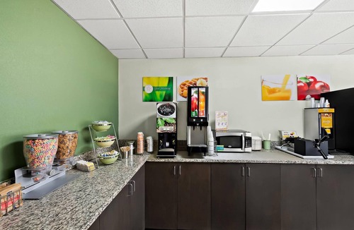 Raeford Hotel | Quality Inn Raeford
