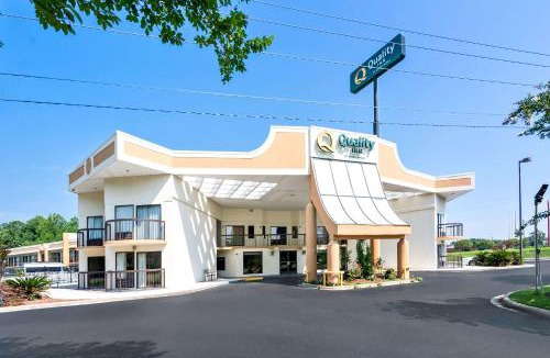 Selma Hotel | Quality Inn Selma - Smithfield