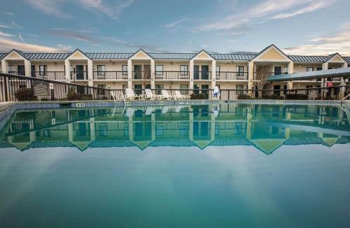 Winston - Salem Hotel | Quality Inn & Suites Hanes Mall