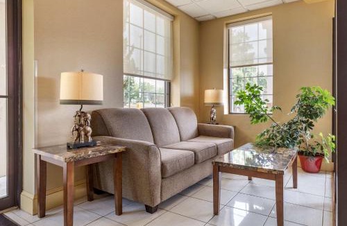 Winston - Salem Hotel | Quality Inn & Suites Hanes Mall