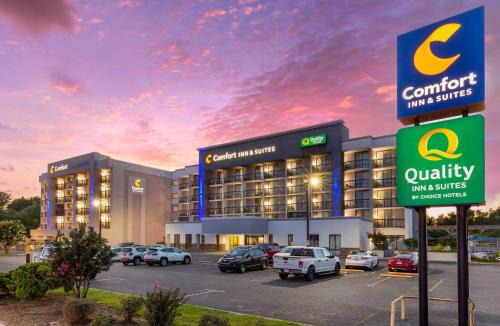 Pine Forest Hotel | Quality Inn & Suites Spring Lake - Fayetteville near Fort Bragg