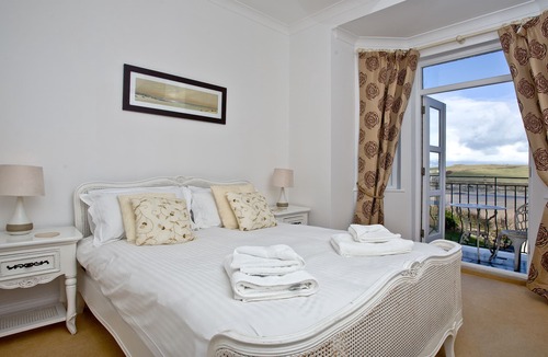 Porth House | Quay House, Porth Beach