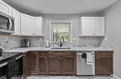 Aberdeen House | Queen Pines sleeps 8 nestled in the heart of the city Aberdeen/Pinehurst Area