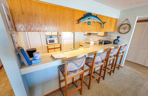 Topsail Beach Condo | Queen's Grant D-113 – Ocean Views & Beach Fun