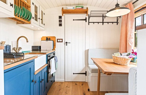 Stonor Cabin | Quercus & Redwood - Sleeps 4