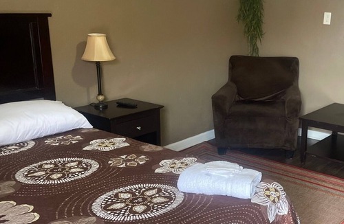 Jacksonville Hotel | Quiet 1 bedroom/1 bath hotel room