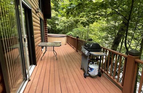 Kyle Cabin | Quiet and Private Cabin near White Oak Creek.