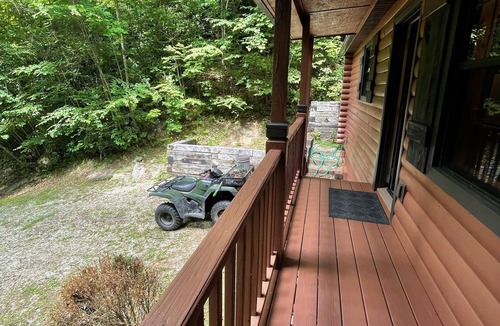 Kyle Cabin | Quiet and Private Cabin near White Oak Creek.