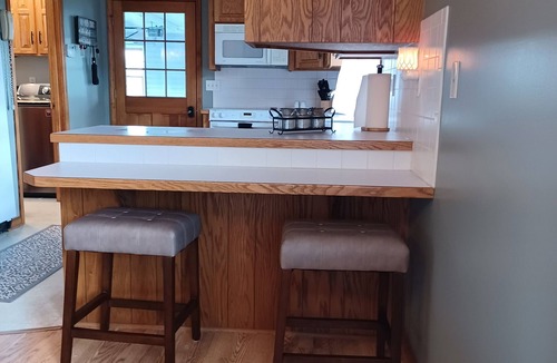 Arlington House | Quiet Country Home, Wineries, Blue Ridge Mtns, Views, Walkable Trails with Pond