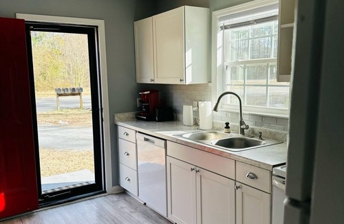 Smithfield House | Quiet cozy duplex oasis
