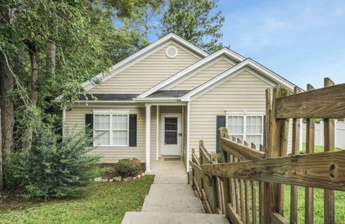 Walnut Creek House | Quiet Cul-de-sac, Hot Tub, Pac-Man, Newly Renovated!