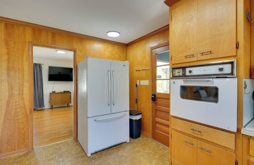Cary House | Quiet Downtown Cary Home w/Screened Porch