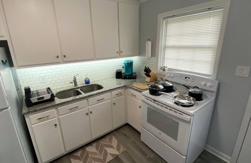 Lincolnton House | Quiet in Town - Nintendo, Large Parking, EV Ready