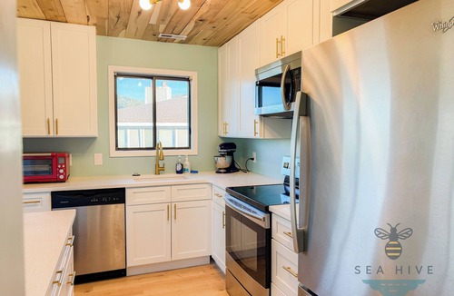 Caswell Beach Condo | Quiet Island Getaway for 8