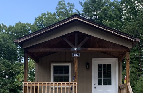 Marion House | Quiet little cabin