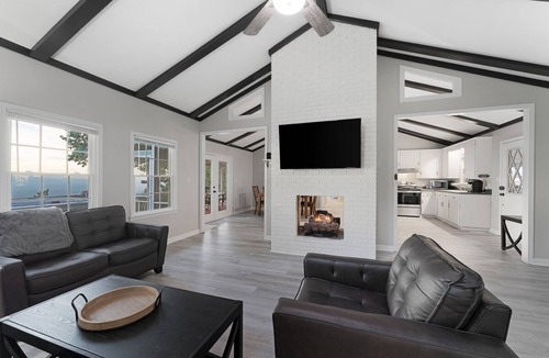 Morganton House | Quiet Mountaintop Vista w/Hot tub and Fire pit