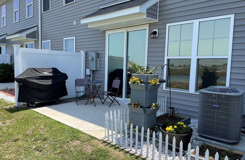 Murraysville House | Quiet neighborhood, close to beaches, downtown, and all Wilmington has to offer!