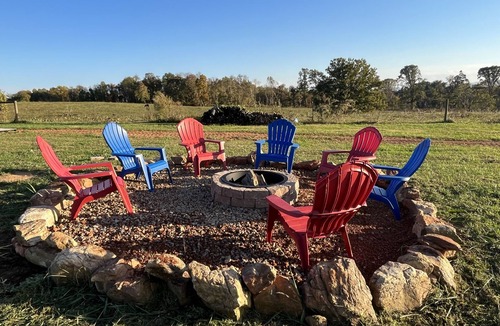 Traphill House | Quiet peaceful Stone mountain fun House with Pool ,Hot Tub￼ and vineyards near