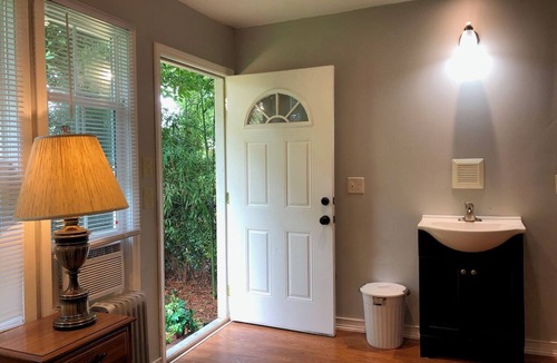 Fayetteville House | Quiet Private Studio Near Hospital & base– Perfect for Travel Nurses & military
