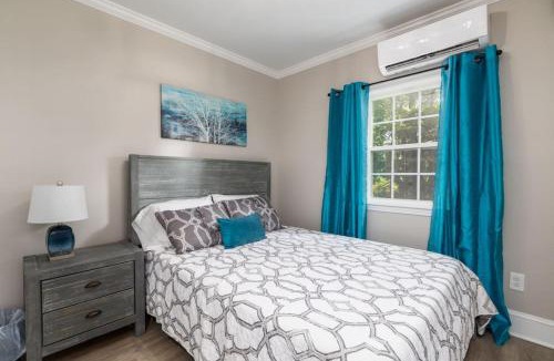 High Point House | Quietude Place, Stylish 2 Bedroom House with Full Kitchen