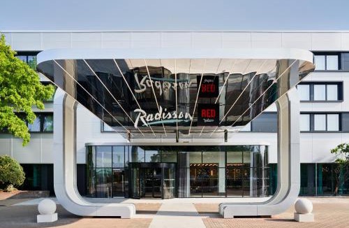 Heathrow Villages Hotel | Radisson RED London Heathrow