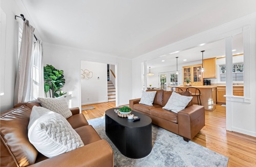 Cary House | Raleigh-Cary HEATED Pool/Hot Tub/NEAR Pickleball/Dog & Family Friendly