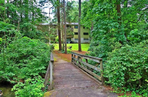 North Raleigh Condo | Raleigh North Hills: 1 King Bed & Pool