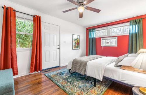 Cameron Village House | Raleigh's Most Wanted - Relax, Games, & Cozy Comfort
