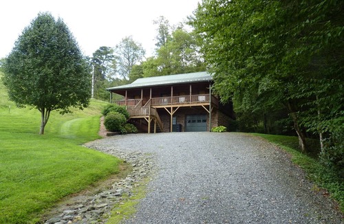 Boone Cabin | Ralph's Place 6 Min to Downtown Immaculately Kept